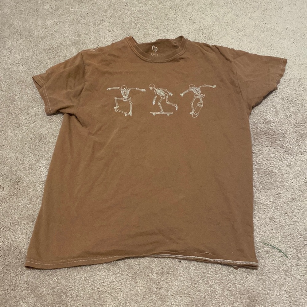 Full tilt, brown skeletons t-shirt, small.